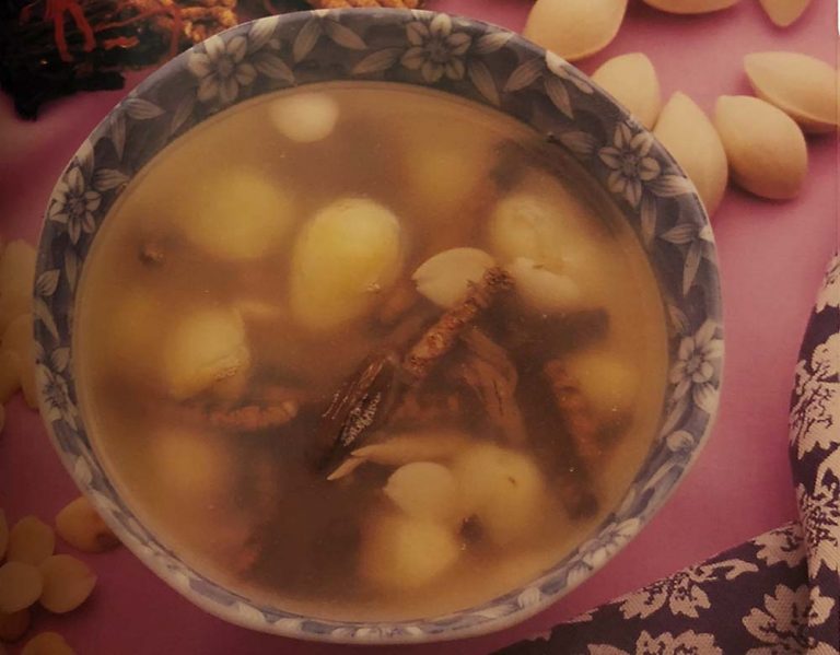 健康湯水:冬蟲草白果雞湯
