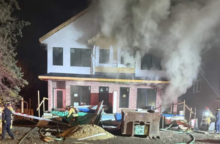 愛民頓警方就去年南區連環地盤縱火案起訴1名男子 涉27項罪名