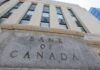 渥太華加拿大央行總部外的 Bank of Canada 標誌。