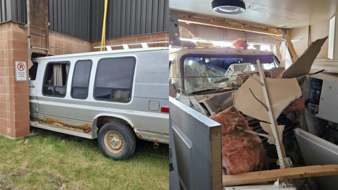 Stony Plain托兒所遭客貨車撞入兼洩氣 18名兒童安全疏散 2成人送院