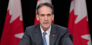 加拿大芬太尼專員 Kevin Brosseau 接受訪問。
