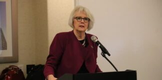 前 Sturgeon Public School Division 總監 Mary Lynne Campbell 檔案照。