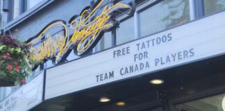 溫哥華 Granville Street 一間紋身店在世界盃期間迎來更多顧客。