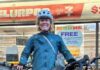 Meaghan Hackinen 在 2026 年 Tour Divide 起點附近留影。