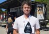 Andrew Davies 在聖約翰斯 Tely 10 奪得男子組冠軍。