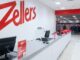 Zellers 店內貨架與收銀區陳列玩具及零食商品