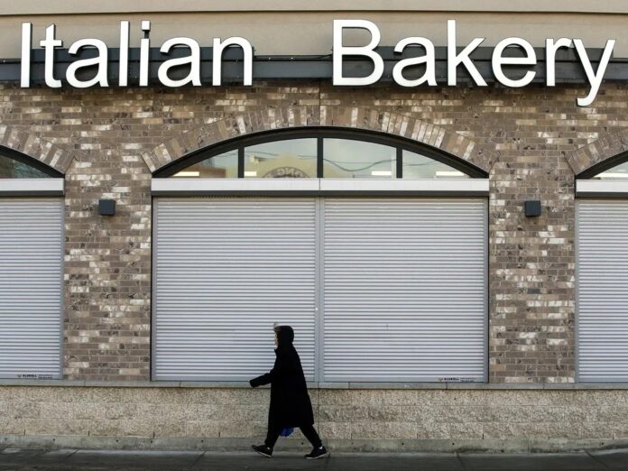 愛民頓華埠前Italian Bakery舊址拍賣 開標99萬料成市中心重建焦點 愛民頓華埠前 Italian Bakery 舊址外觀