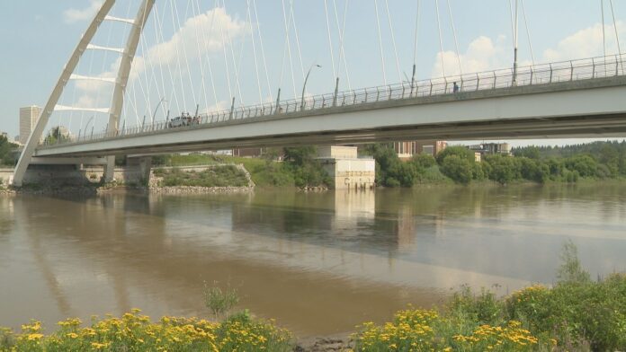 North Saskatchewan River水位上升 愛民頓救援人員籲水上活動備安全裝備 愛民頓 North Saskatchewan River 河面