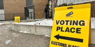 亞省選舉局假冒網站警告相關圖片