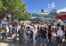 愛民頓國際街頭藝人節在 Churchill Square 開幕