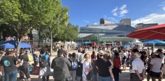 愛民頓國際街頭藝人節在 Churchill Square 開幕