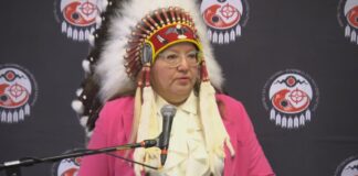 原住民大會通過決議要求保障條約權利，圖為 AFN 全國大酋長 Cindy Woodhouse Nepinak。