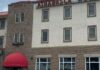 Jasper 百年 Athabasca Hotel 外觀，酒店將於未來數年分階段翻新。