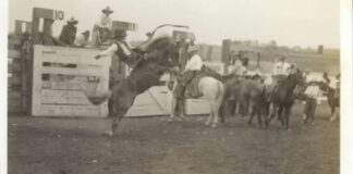 Norman Edge 於 1930 年在卡加利牛仔節比賽的檔案照片。