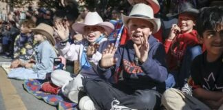 Calgary Stampede 巡遊相關報道配圖。