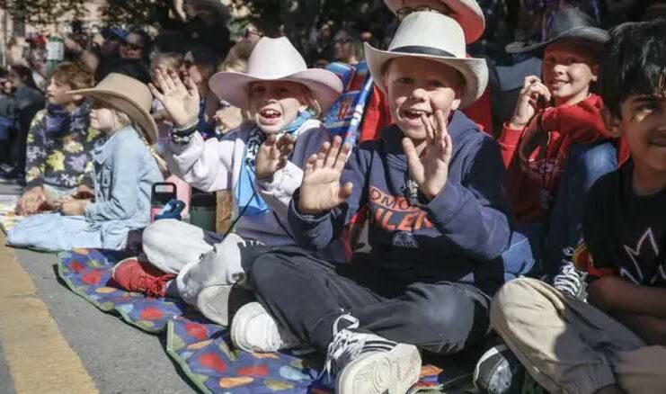 Calgary Stampede 巡遊相關報道配圖。