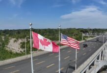 安省與紐約州之間的 Lewiston-Queenston Bridge 國際關口車流。