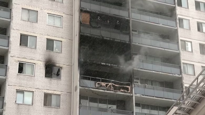 Etobicoke高層住宅外牆及露台在火警後受損