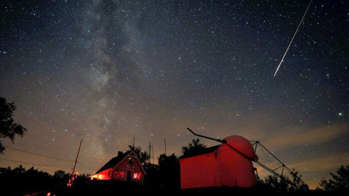 meteorf-001 英仙座流星雨下周達高峰 加拿大可望迎來觀星良機