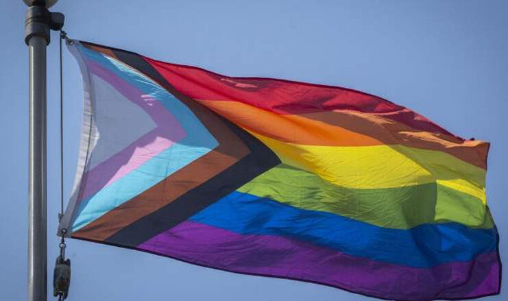 愛民頓Pride巡遊保留警方在場 主辦方與倡議者意見分歧