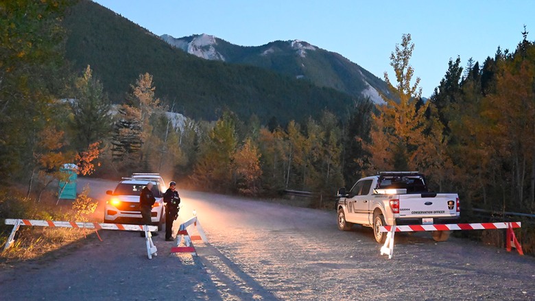 Search and rescue crews looking for Darius Macdougall in southern Alberta.