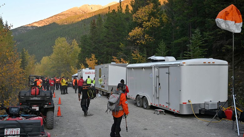 Search and rescue crews looking for Darius Macdougall in southern Alberta.