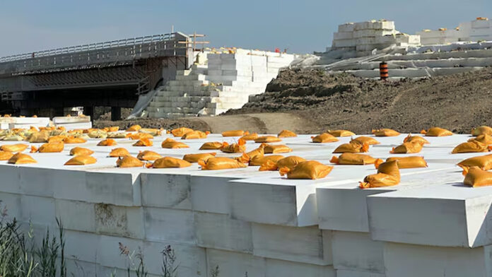 溫莎建天橋用巨型泡沫塊　減少地基沉降