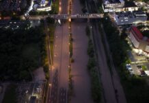 暴雨後 Don Valley Parkway 水浸情況