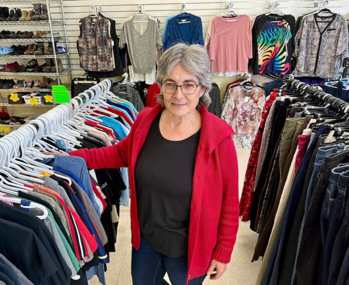 Beaumont Community Circle Thrift Centre經理Pat Ciulka