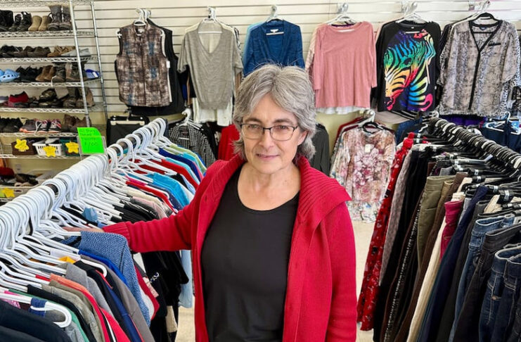 Beaumont Community Circle Thrift Centre經理Pat Ciulka