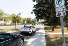 Belgravia社區University Avenue於2022年的泊車規例告示資料圖片