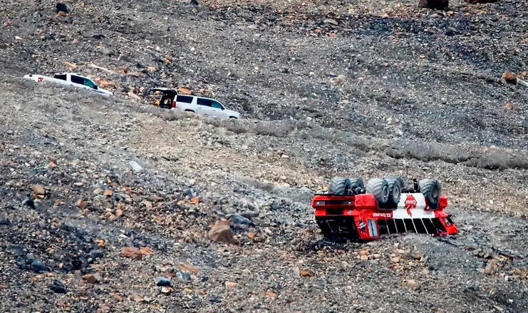 哥倫比亞冰原旅遊巴翻側死因報告　指煞車失效及維修問題釀三死