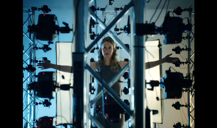 紀錄片《You Can See Everything》中Elizabeth Holmes的畫面。圖片來源：A24／CBC原文。