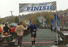 圖片來源：Madison Taylor/CBC。Runner Wayne Walsh was the first person to cross the finish line at this year's ECT 50 Ultramarathon, completing the course in just over five hours.